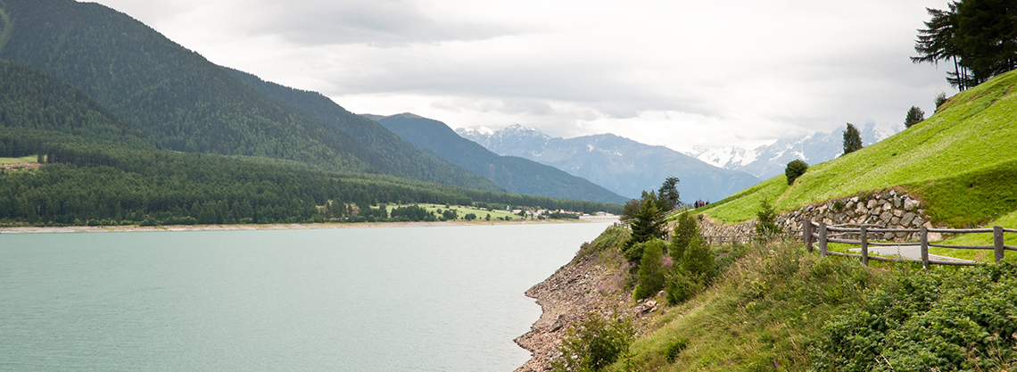 Wanderung rund um den Reschensee