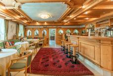 Hotel Chalet Corso - Rezeption, Bar und Lounge