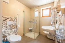 Hotel Gasthof Messnerwirt - Barrierefreies Bad Zimmer 4