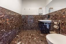 Weingut Stroblhof - WC Hallenbad