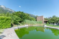 Weingut Stroblhof - Garten und Schwimmteich