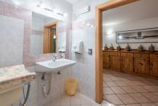 Restaurant Wochtla Kuchl - Barrierefreie Toilette Untergeschloss