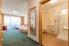 Wirtshaushotel Alpenrose - Bad im Zimmer 105