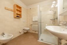 Wirtshaushotel Alpenrose - Bad im Zimmer 105