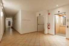 Kegelbahn Alpenrose bei Bruneck im Pustertal: Barrierefreies WC für Gäste mit Behinderungen