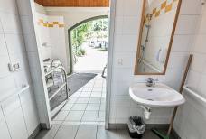 Camping Steiner: Rampa di accesso al bagno accessibile nei servizi sanitari 1