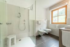 Hotel Alpenfrieden - Bad Zimmer 507 (Dependance)