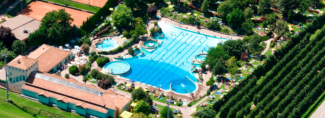 Piscina di sport e divertimento di Termeno Piscina di sport e divertimento di Termeno