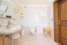 Hotel Aqua Bad Cortina - Badezimmer