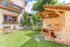 Hotel Corona San Vigilio di Marebbe - Gradini per il giardino