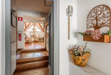 Krippenmuseum Maranatha - Stufen zum Atelier und zur Schnitzwerkstatt