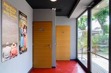 Theater: Toilette