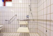 Piscina coperta di Bolzano - Bagno disabili