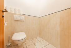 Hotel Lodenwirt - Umkleide und WC Wellness