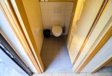 Toilette Bahnhof Terlan