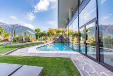 Piscina e giardino