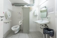 Landhausbar - Barrierefreie Toilette im Damenbereich