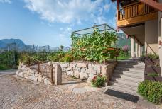 Agriturismo Preglhof - Scala di accesso alternativa accanto alla rampa di accesso