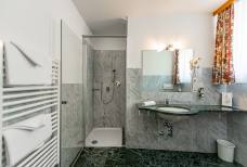 Hotel Gassenwirt - Bad barrierefreies Zimmer 313